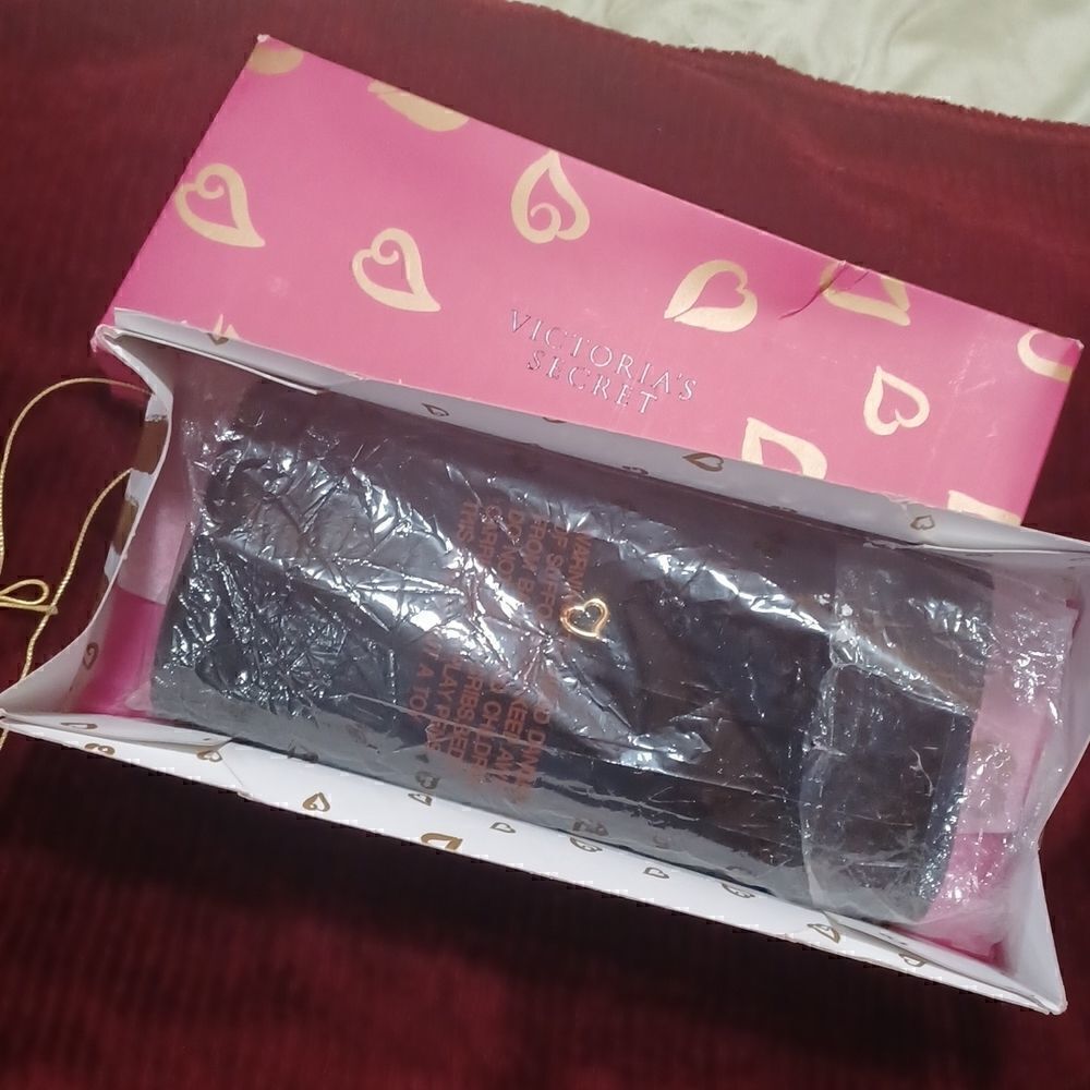 Victoria Secret Black Velvet Clutch - Picture 5 of 5
